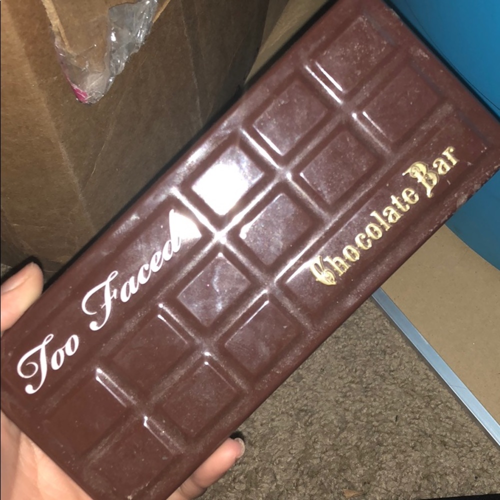 Authentic chocolate bar palette